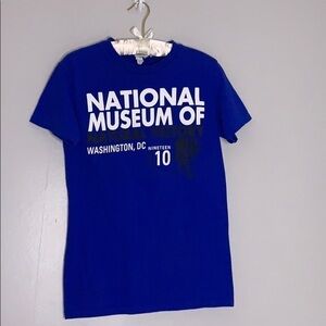 The Smithsonian Museum of Natural History merch T-shirt blue adult small